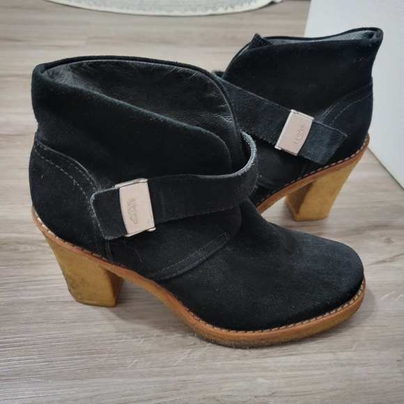 UGG Suede Brienne Boits Size 7.5 - Picture 6 of 8